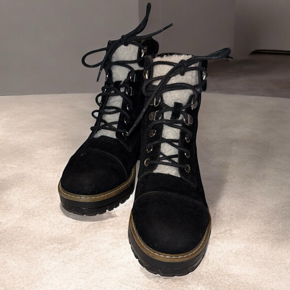 Time and Tru Black Ankle Boots with Faux Fur for womens , size 7